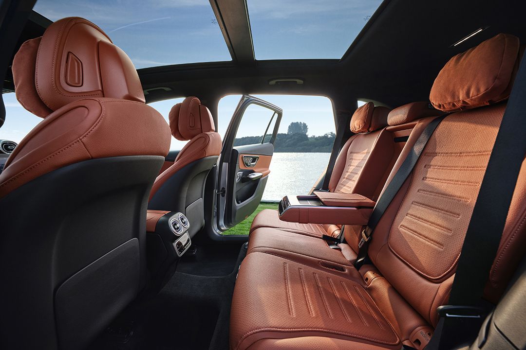 新款奔驰glc轿跑夜晚试驾,全新换代奔驰glc试驾