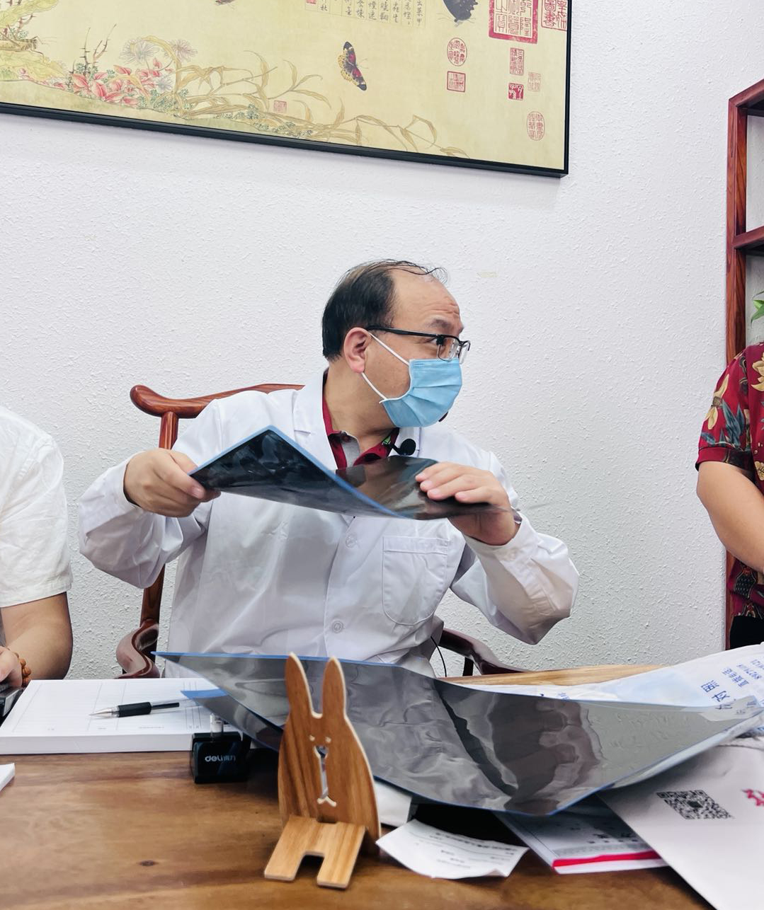 如何判断强直性脊柱炎的严重程度,判断强直性脊柱炎最简单的方法