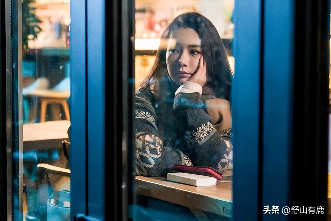 喜欢背后做事的人都是什么性格,喜欢暗地里做事的人的心理