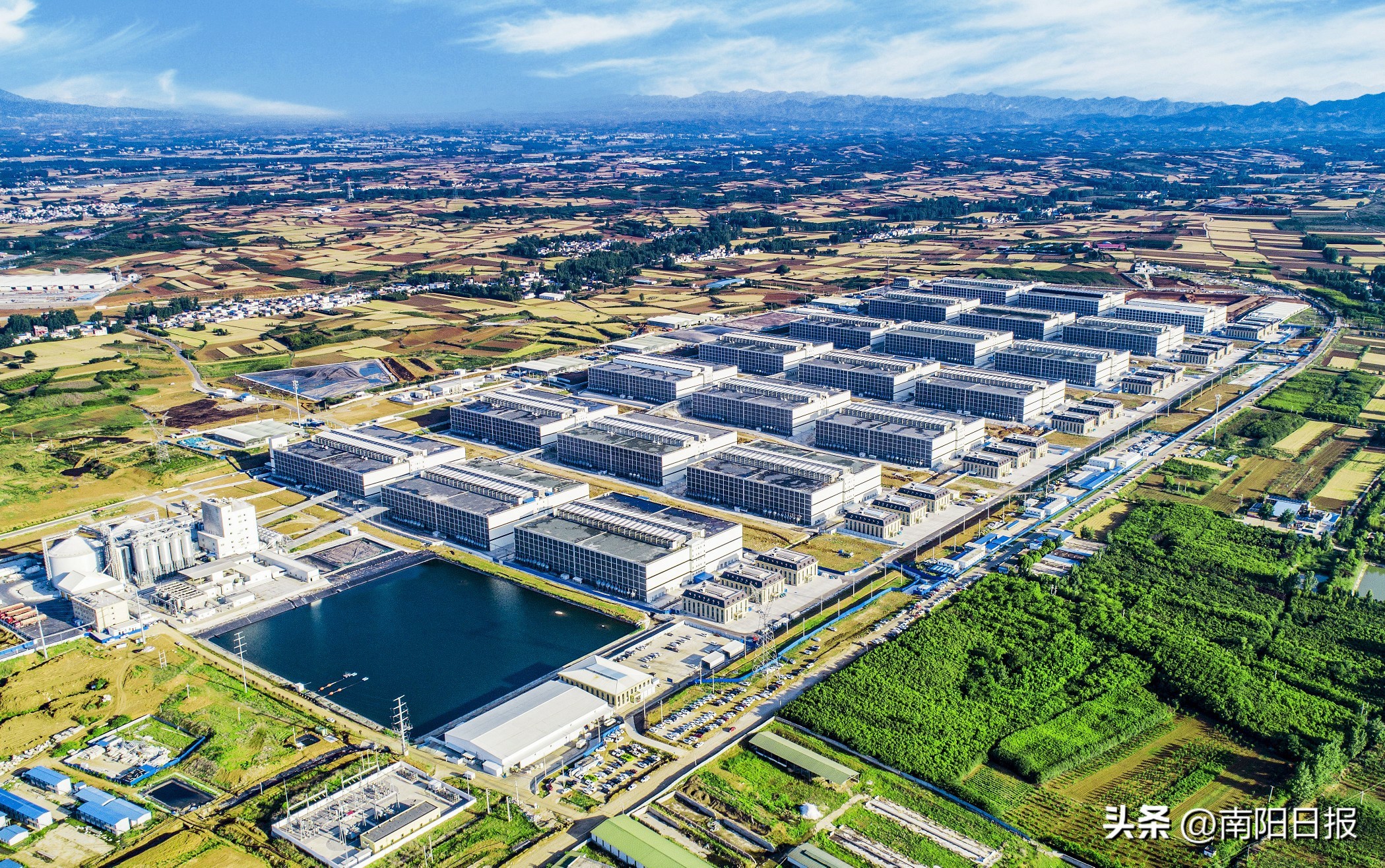 建强副中心奔向新辉煌金句,建强副中心建功新时代