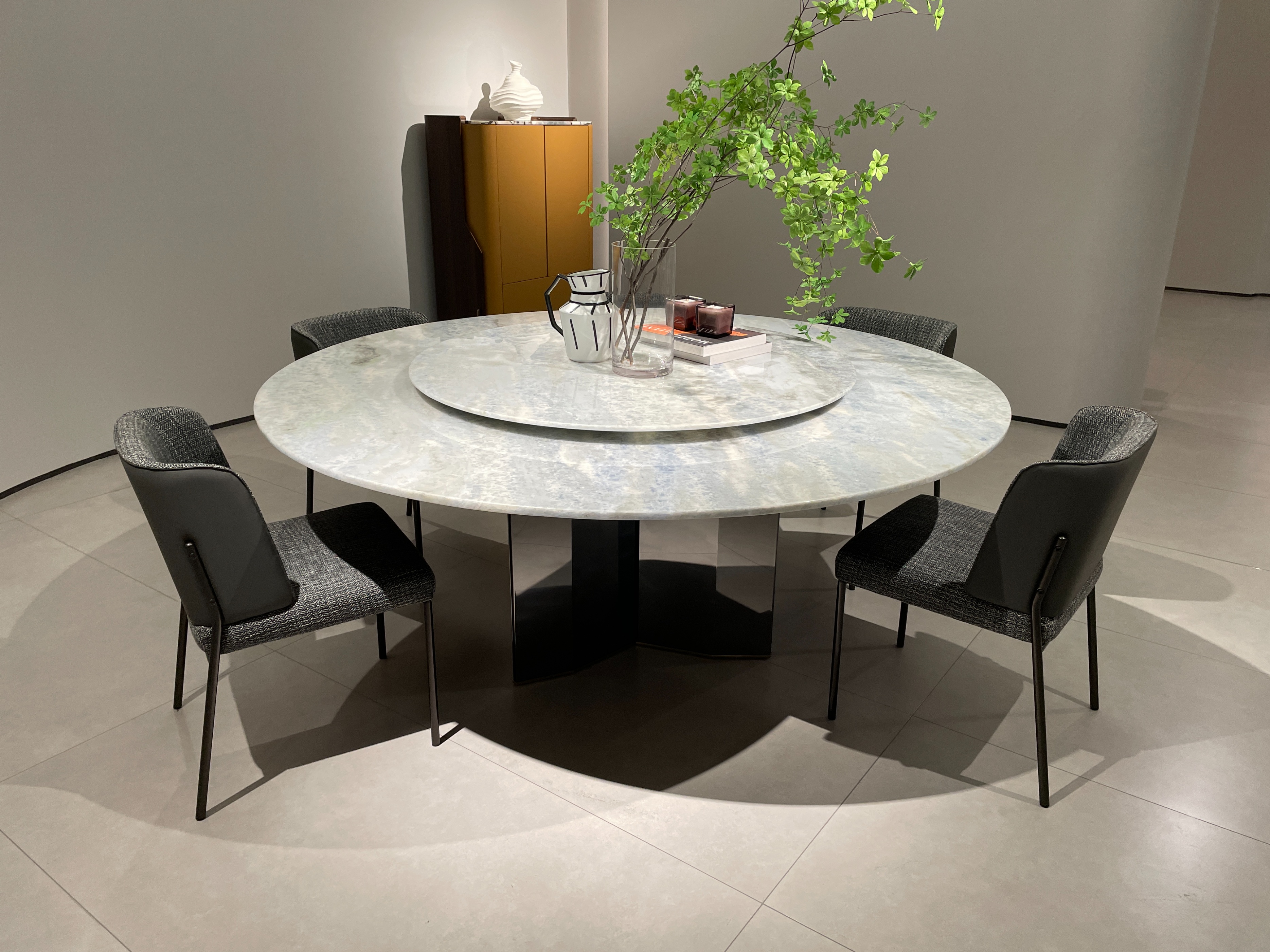 高端餐桌椅如何选购,各材质餐桌椅选购全攻略