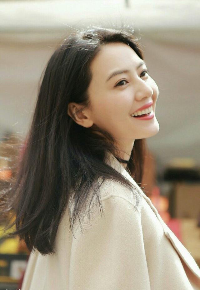 40岁左右女士适合用哪一款精华液,40岁以上的女性适合哪个精华液