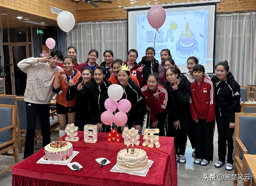 刘晏含做康复训练,刘晏含腿部力量