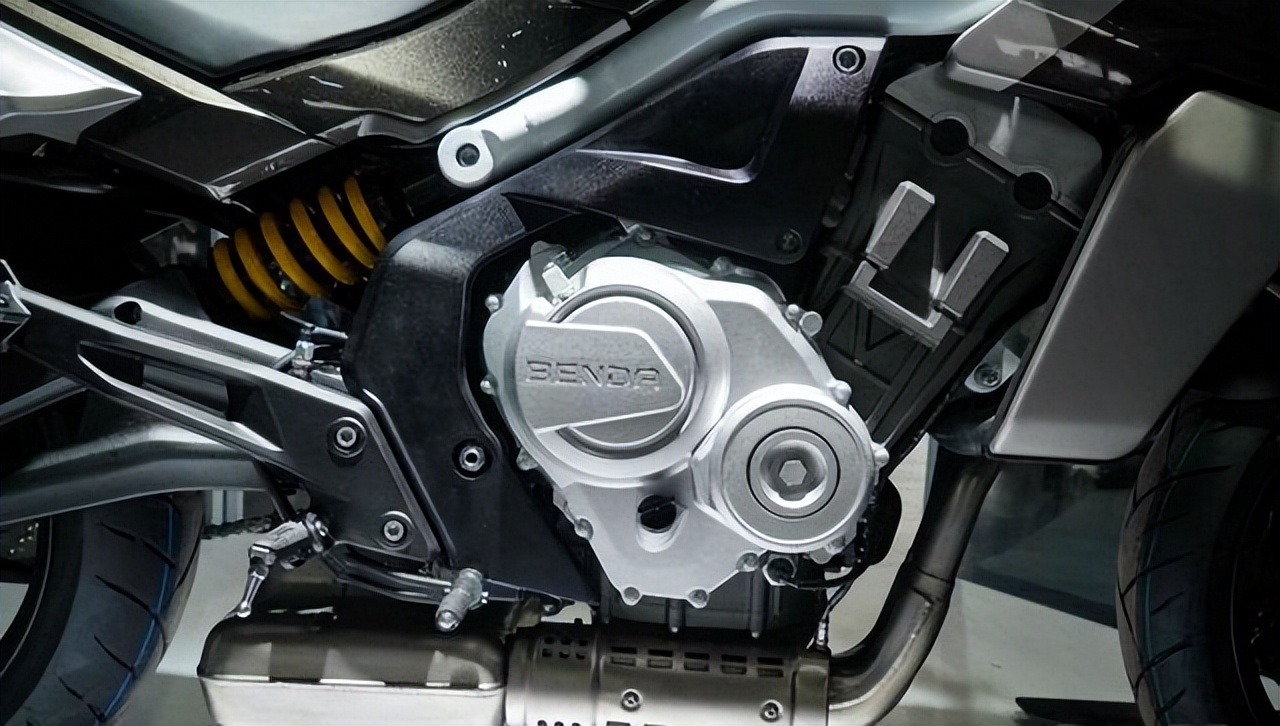 奔达唐刀700轴距比黄龙600长吗,奔达唐刀对比黄龙600