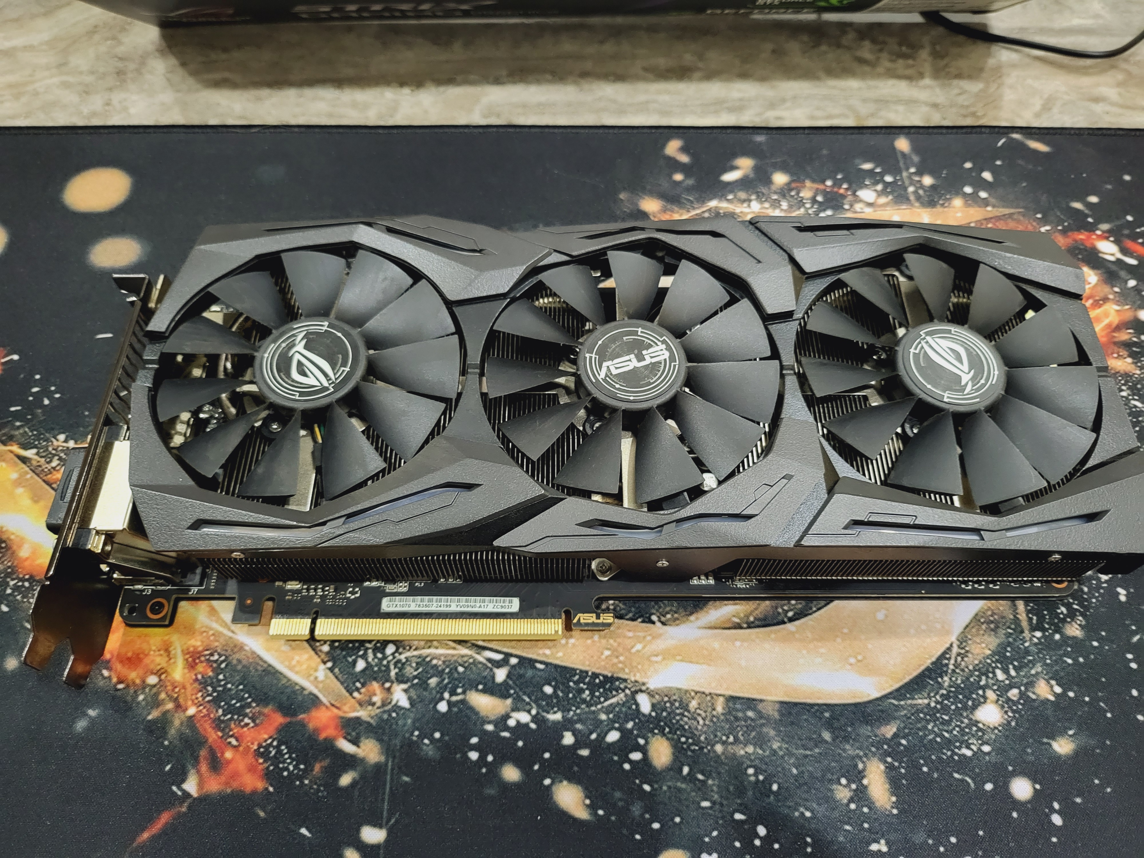 华硕1070冰骑士更换散热硅脂教程,华硕1070更换硅脂片用多厚的