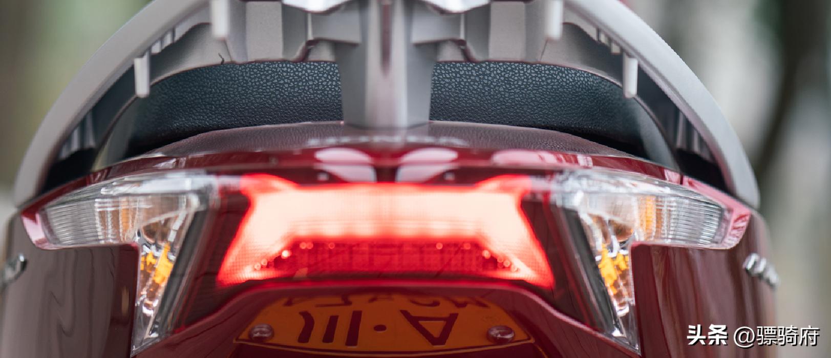 2020款本田lead125是缸头水冷吗,本田lead125和铃木uy125哪个动力强