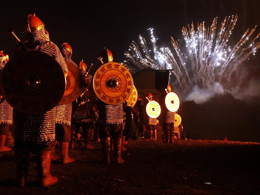 霍格马奈：苏格兰新年庆祝活动和习俗