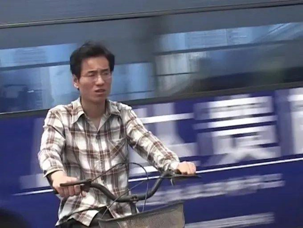 20年前，陕西农民把儿子供成大学生，毕业后月薪600，读书无用？