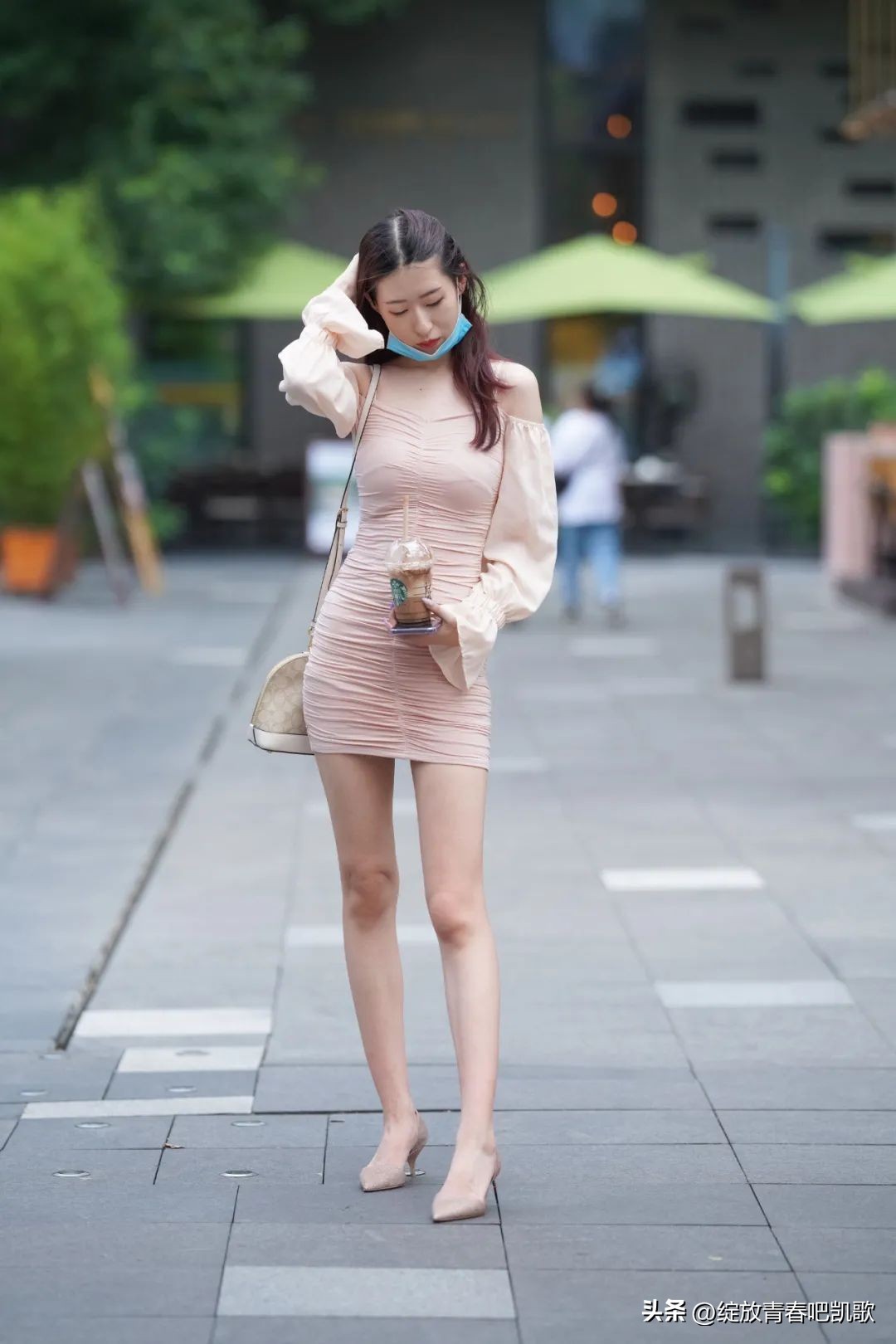 碎花连衣裙搭配什么高跟鞋好看,皮粉色连衣裙搭配什么高跟鞋好看