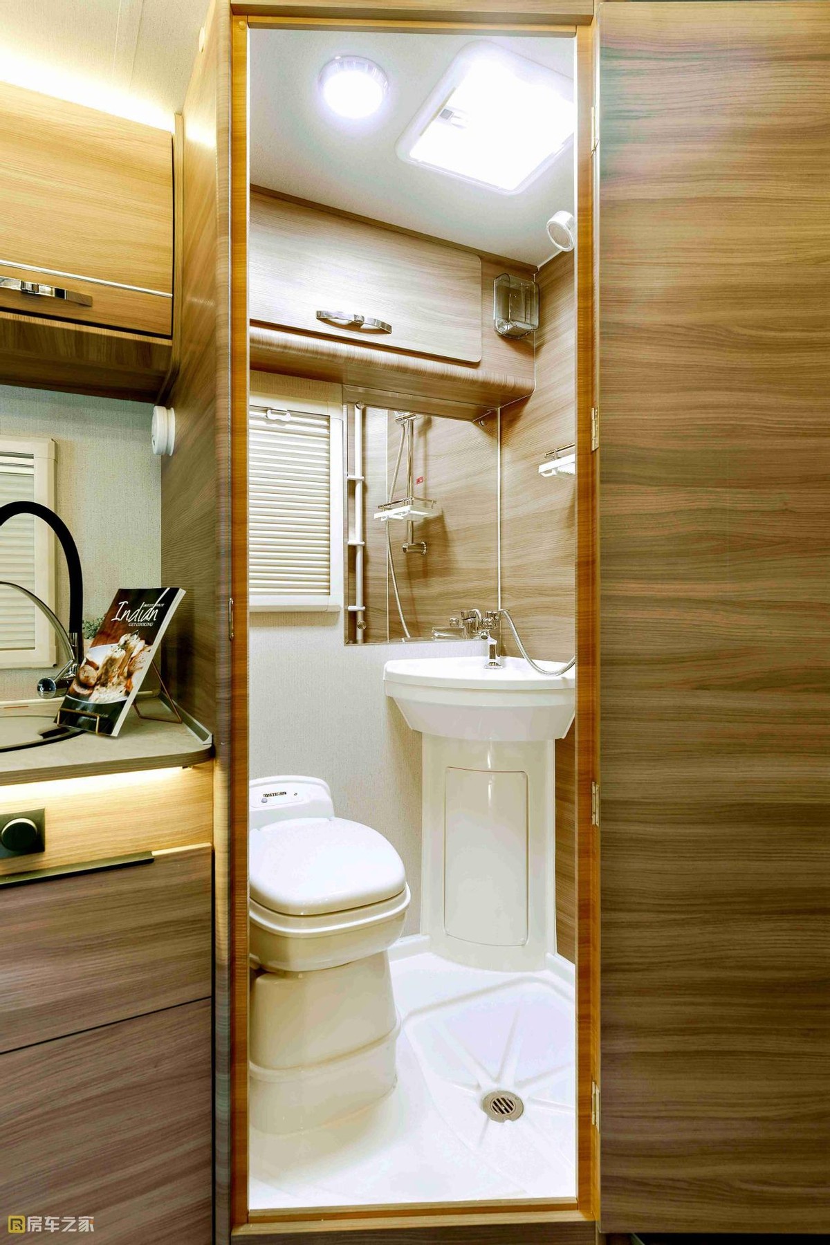 亚特纪念版y10无拓展房车,亚特纪念版y10双拓展房车