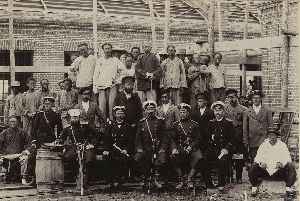 日军日记：*安妇慰**不服从管教，我很愤怒，用*刀刺**插入她的*体下**