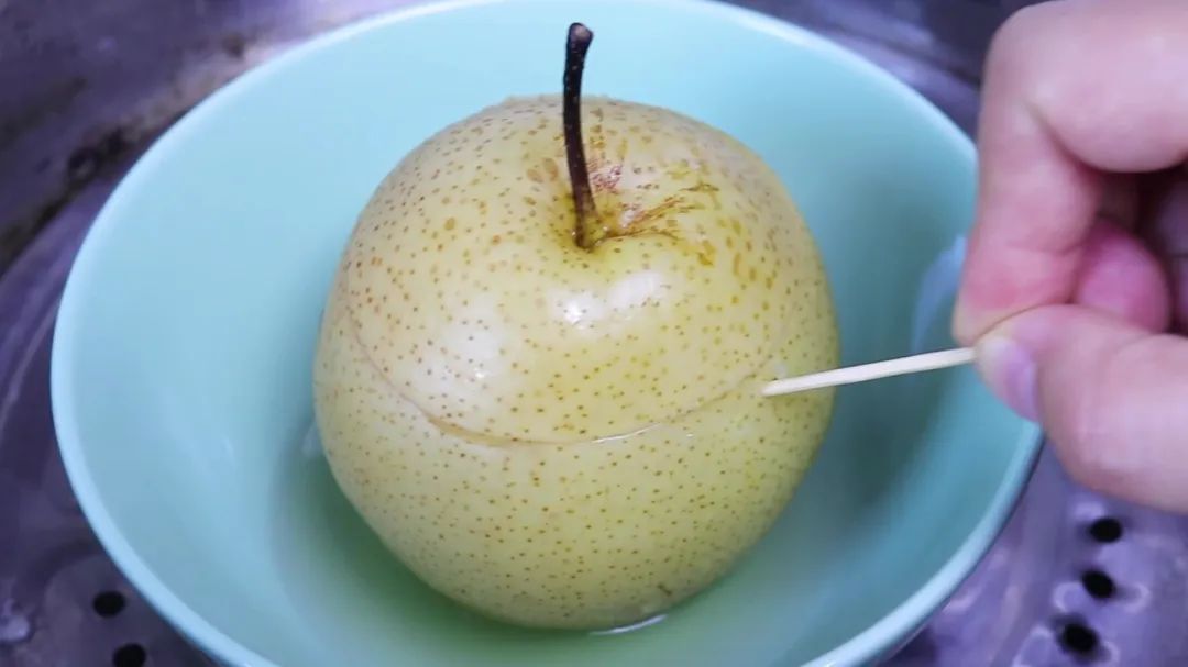 治喉咙咳嗽煮什么吃,什么水果蒸着吃了治咳嗽