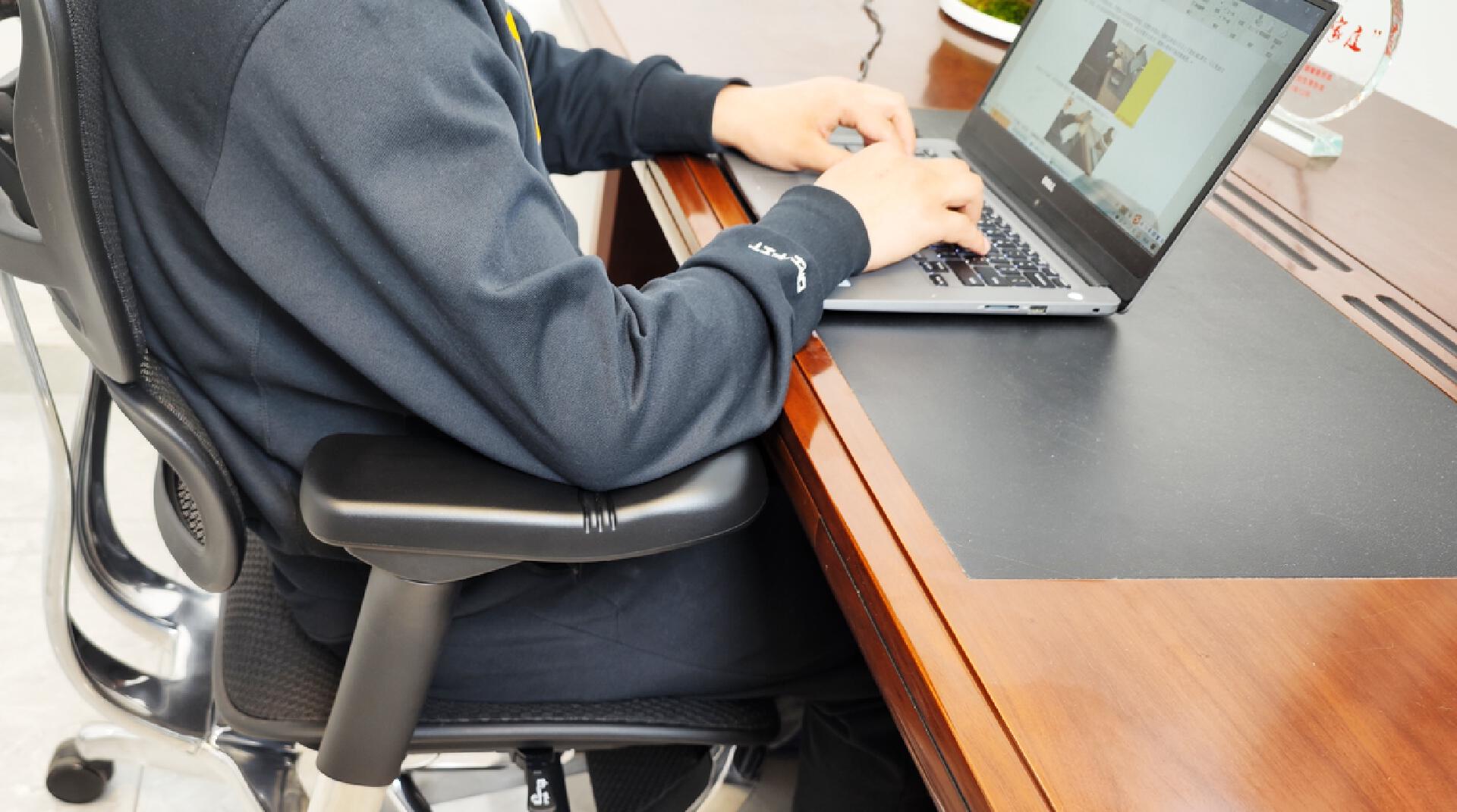 椅子推荐人体工学椅测评,适合上班族的护腰椅