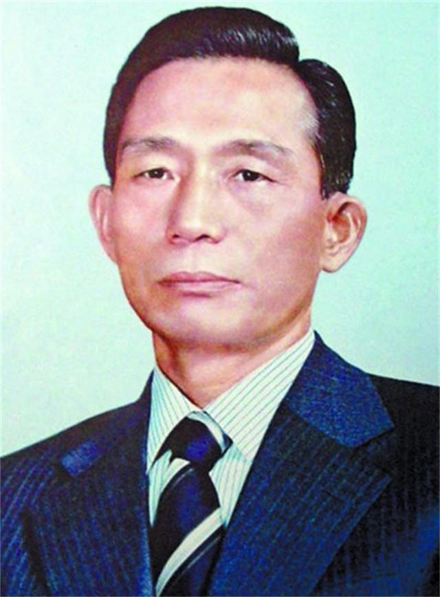 韩星张紫妍：被迫陪睡超100次后自杀，涉事财阀叫嚣：谁敢判我？