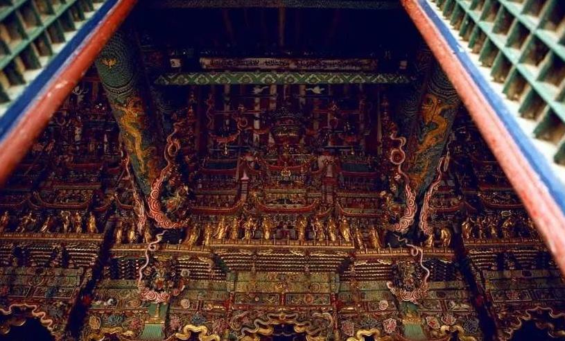 隰县小西天明代彩塑,隰县的小西天五百年的菩萨雕像