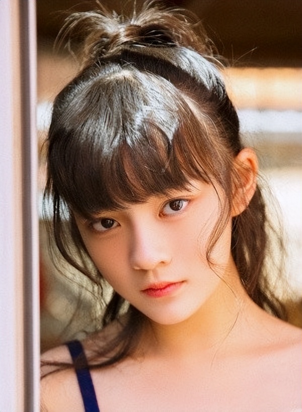 国民妹妹张子枫演技备受大众认可,演技派四小花旦张子枫