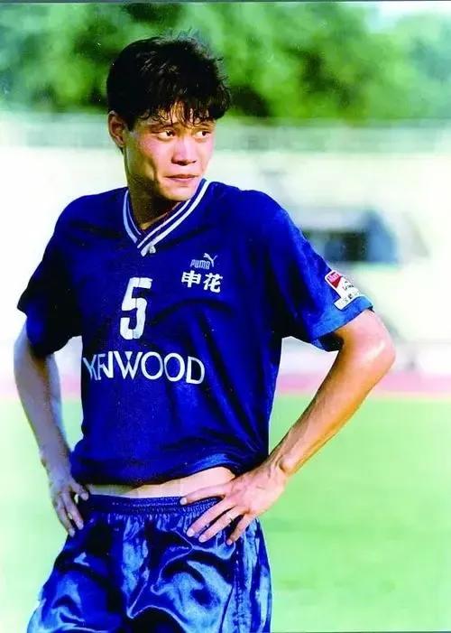 帮助中国打进世界杯的守门员,2002年带领中国足球队进入世界杯