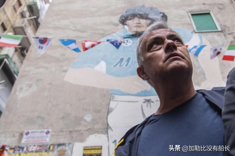 世界足坛近年十大球星,盘点世界体坛巨星退役年龄