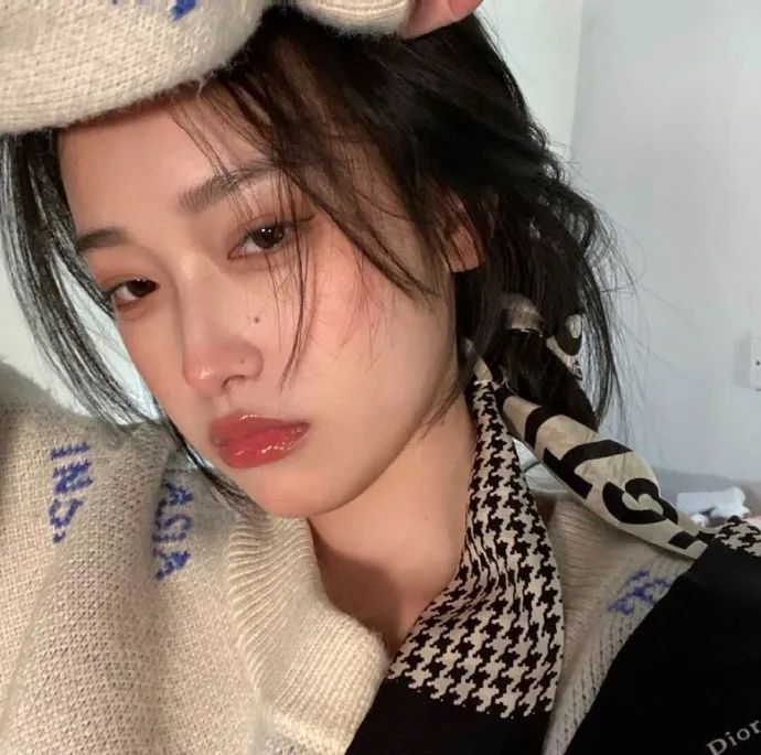 头像：日常简单好看的微信头像QQ