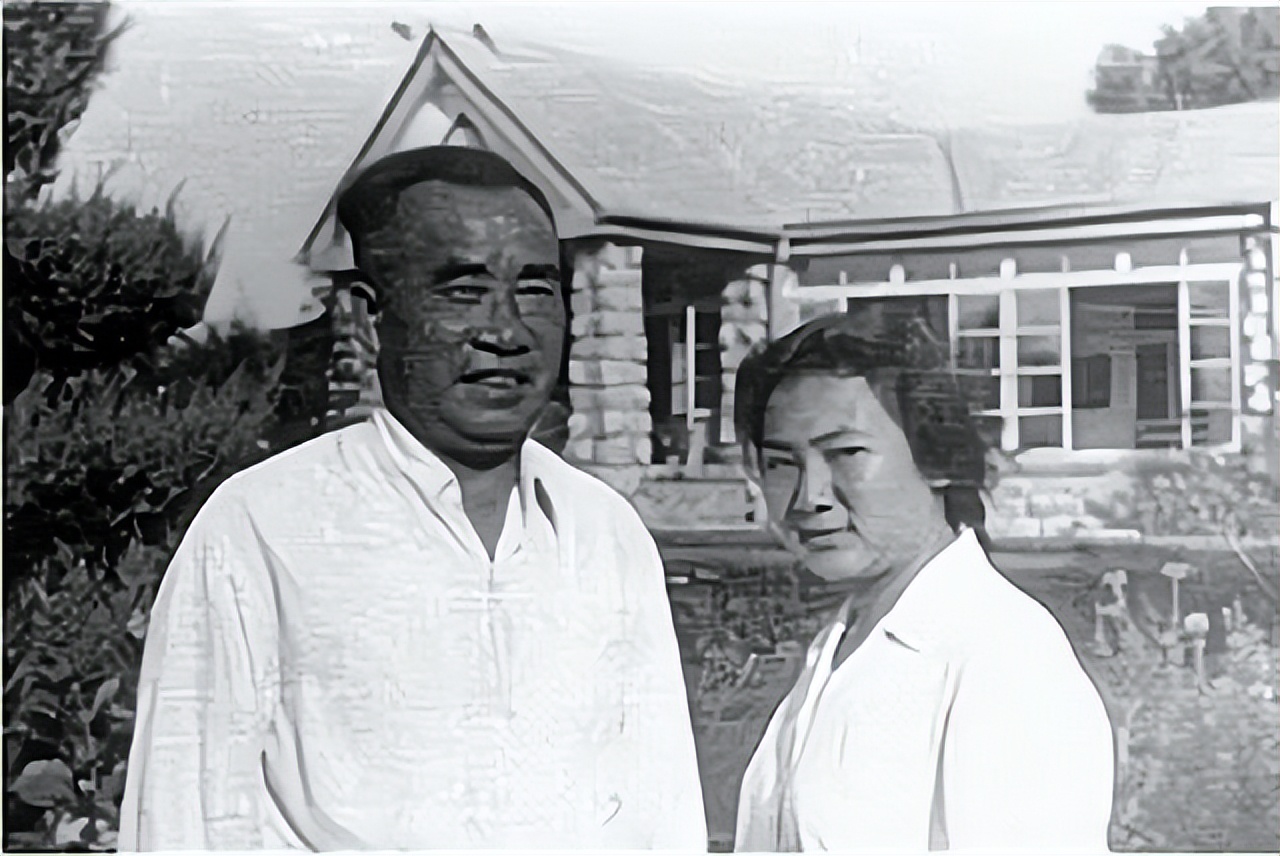 *德朱**之女朱敏，为生存曾装哑2年，晚年称：无法原谅母亲的叛变