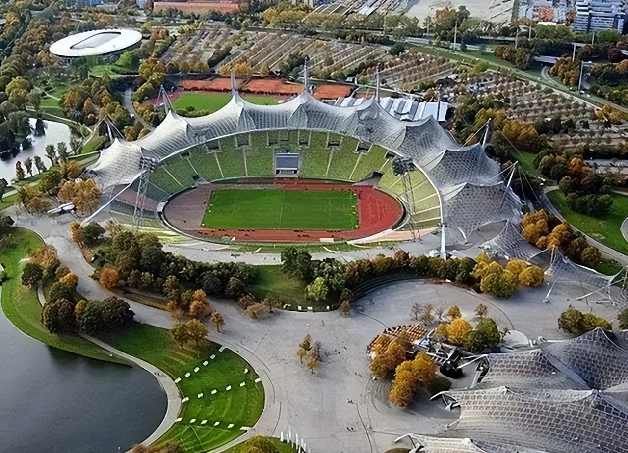 1974年荷兰队全攻全守,现在的荷兰队还是全攻全守吗