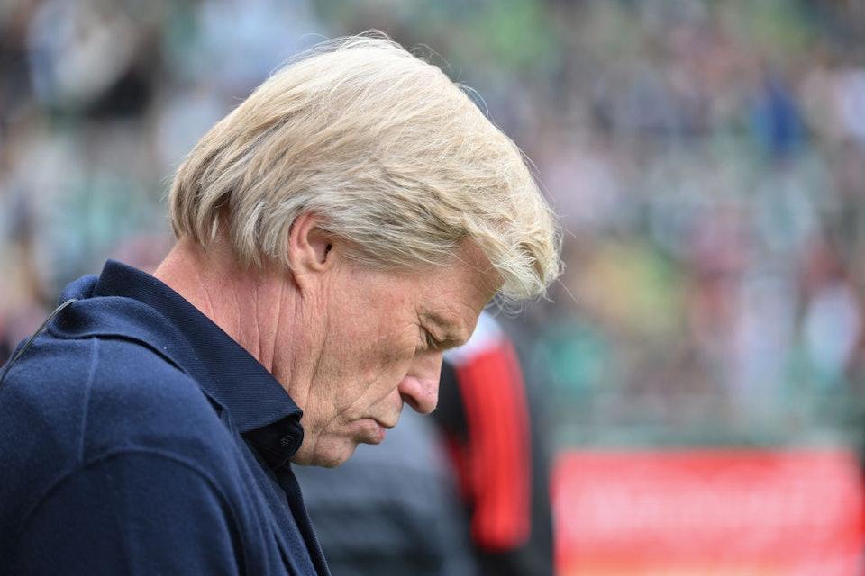 拜仁莱万诺伊尔,莱万踢伤马内