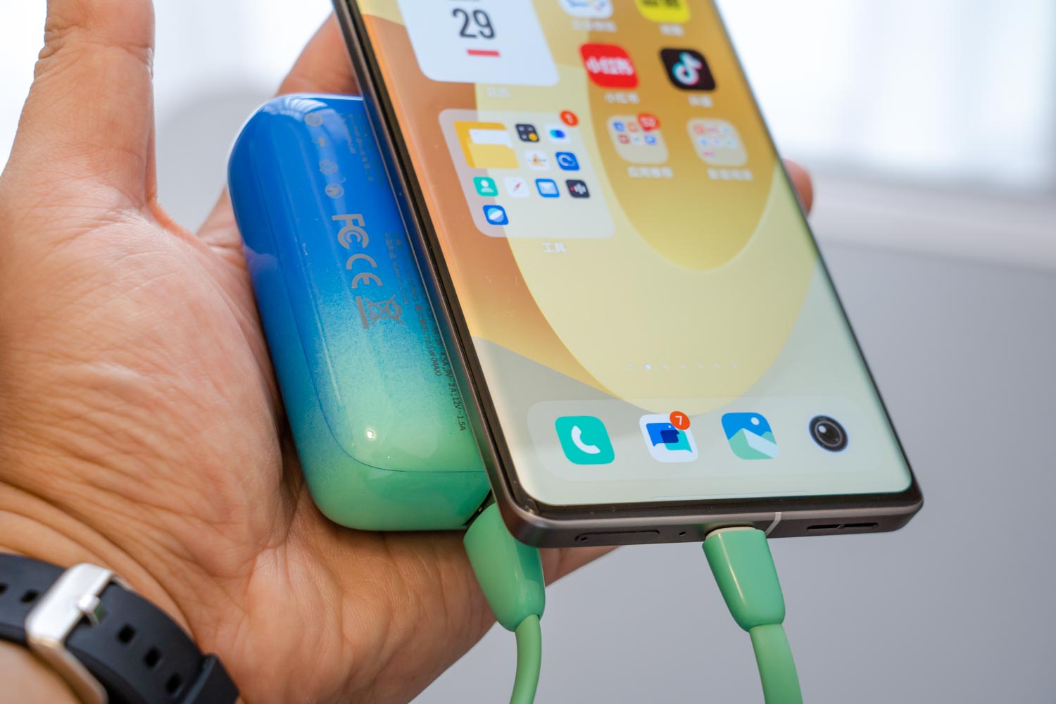 q10充电宝,迷你q10快充充电宝