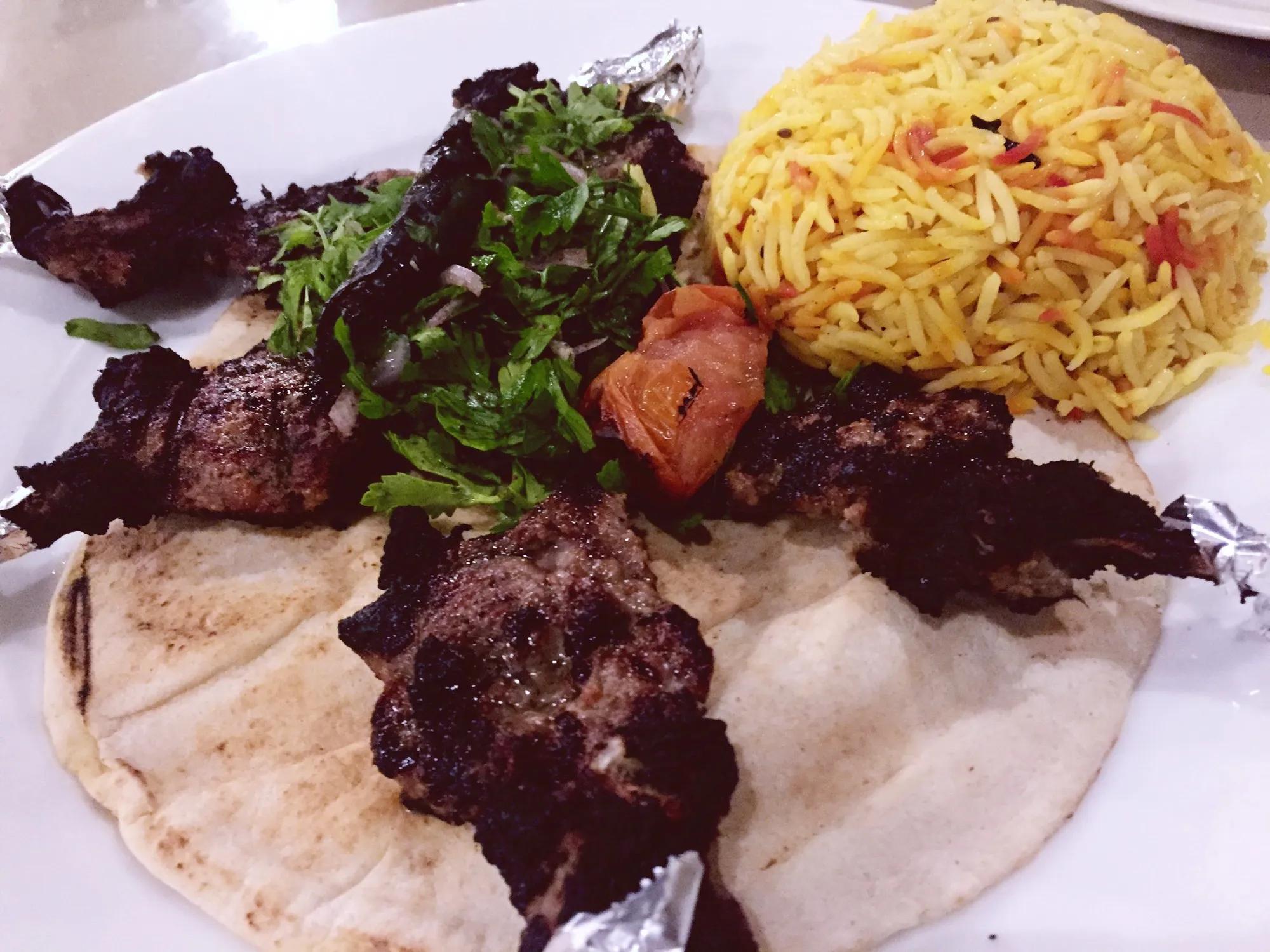 卡塔尔富得流油,卡塔尔流油