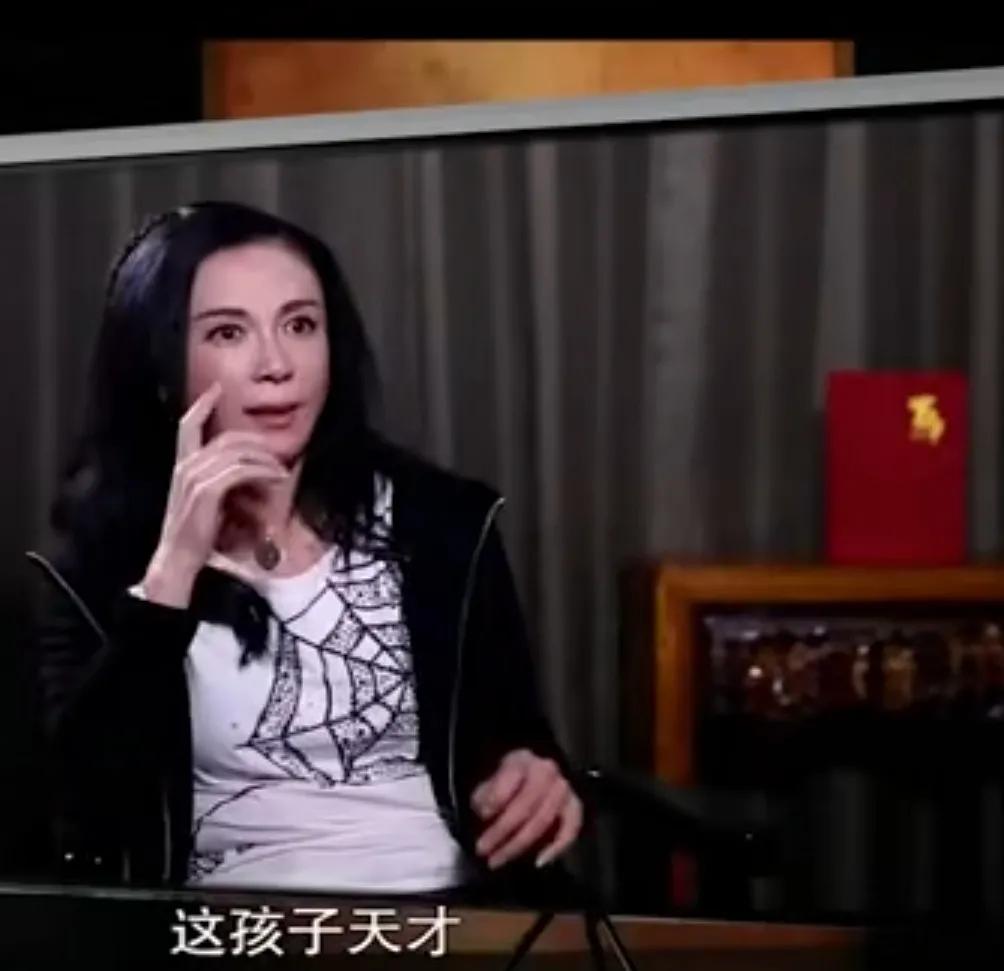 因吸毒入狱的“最美妲己”，她的故事远比你想象的更毁三观