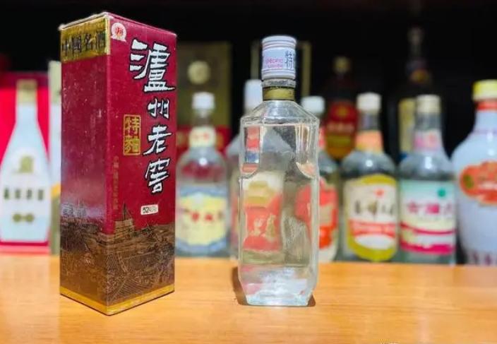 买红酒需要看哪些参数,买红酒为什么要看瓶底