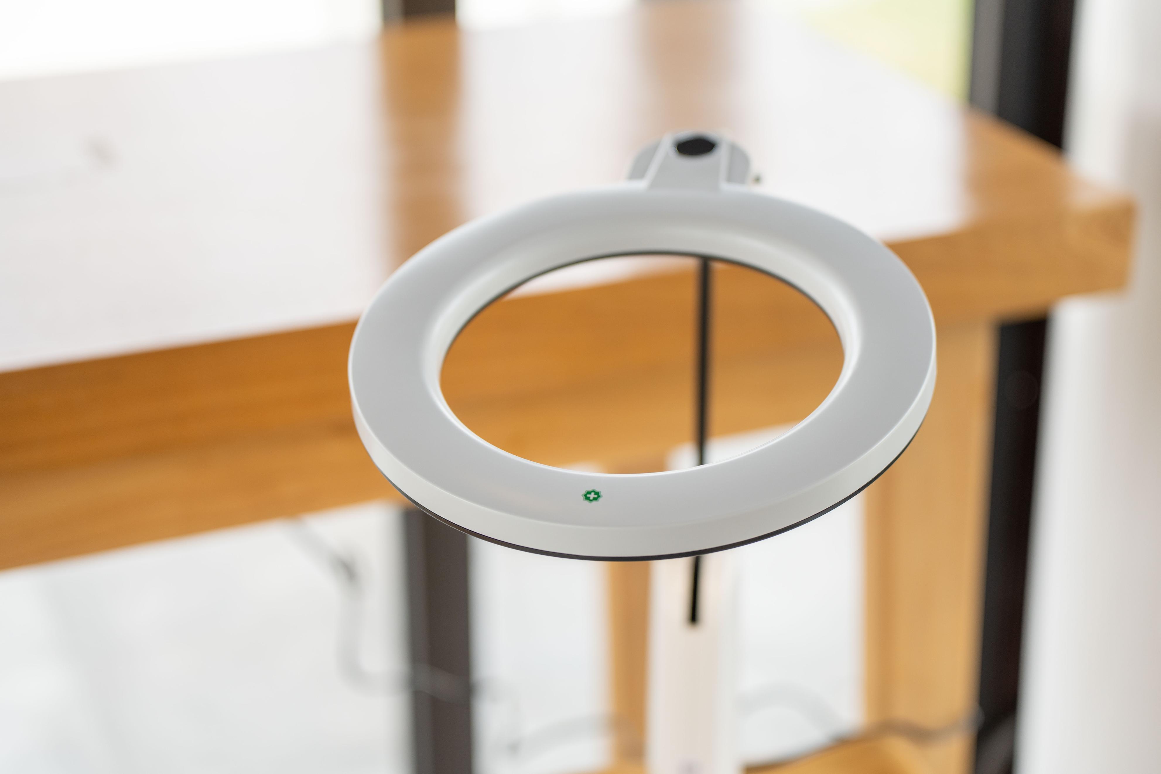 智商税还是护眼专家？爱德华医生天使之光2儿童学习润眼灯测评