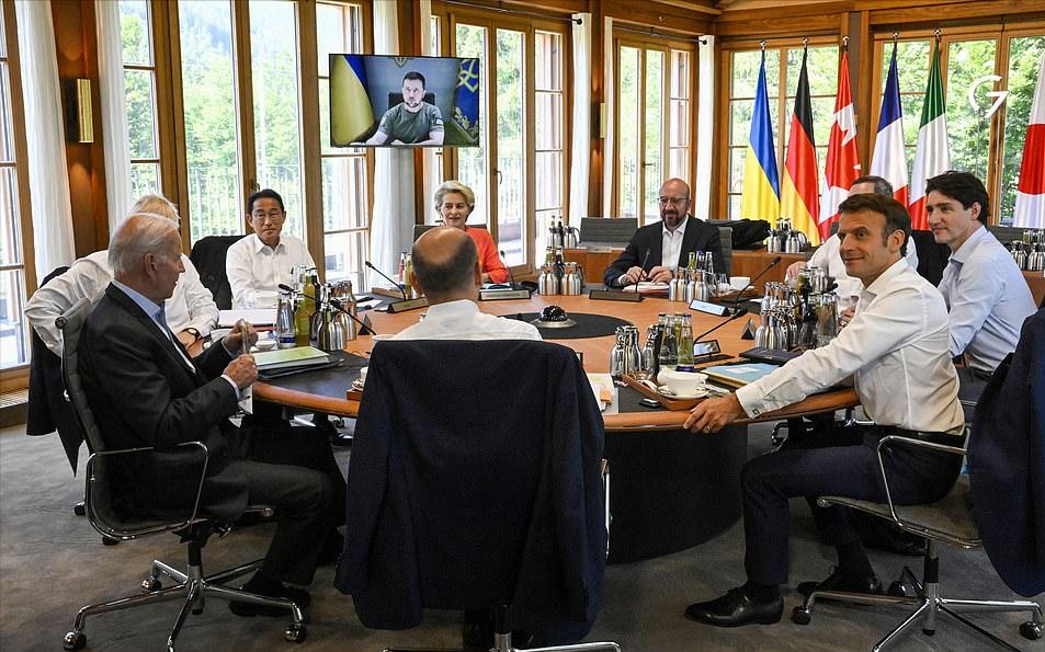 G7峰会冯德莱恩成时尚黑马!穿粉色西装亮相太美,不输第一夫人们