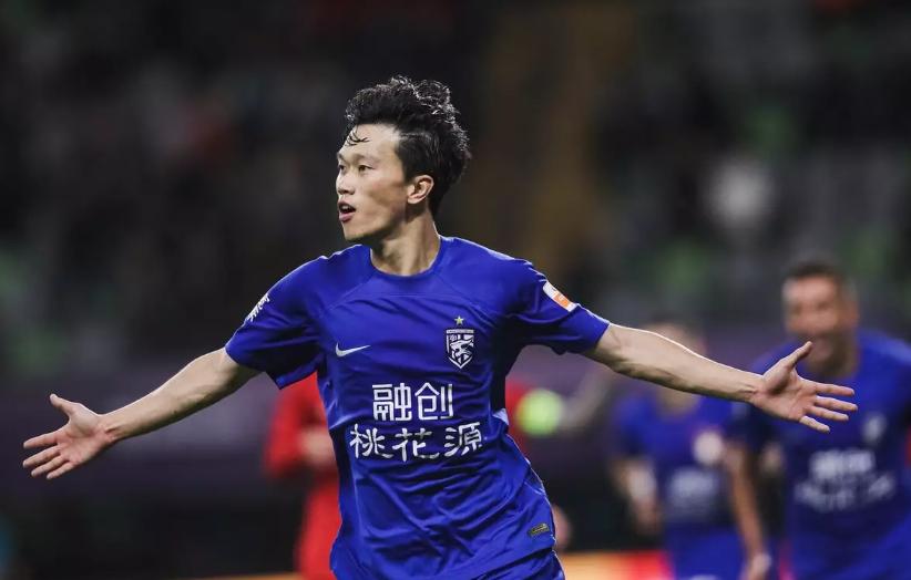 中超武汉三镇对上海申花争议判罚,中超国安1-1三镇前2轮均不胜