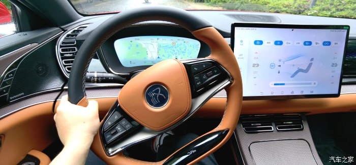 比亚迪汉dm大雨天怎么开安全,比亚迪汉dm-i尊享型夜间行驶