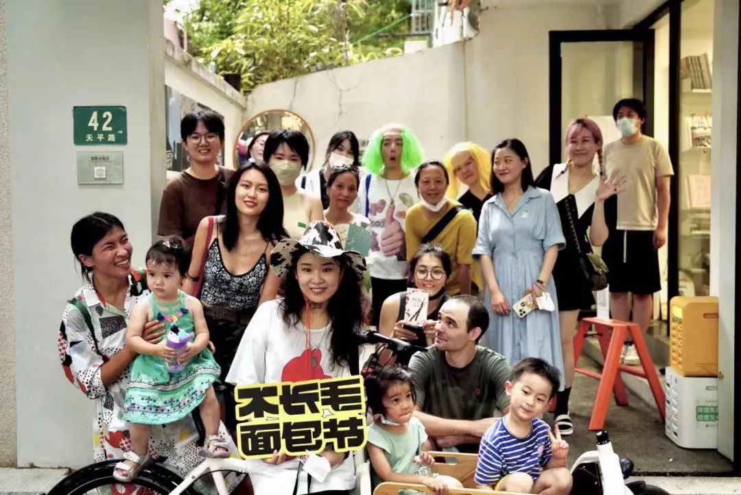 98年女孩过“极简生活”上瘾！5年不用卫生巾，2年不买卫生纸？