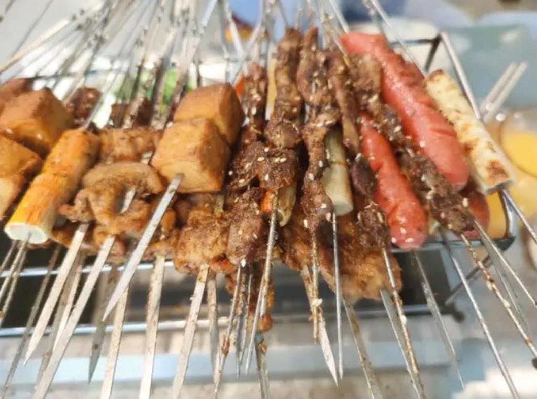 淄博烧烤开始凉了吗,淄博烧烤大量店铺转让热评