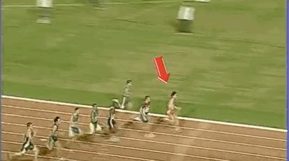 眼镜飞人胡凯：18岁才练习百米却加冕世界冠军，如今是清华副教授