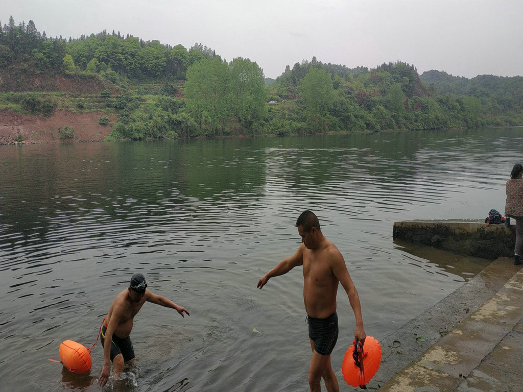 怀化第六届运动会游泳比赛,怀化鹤城泳协漂流