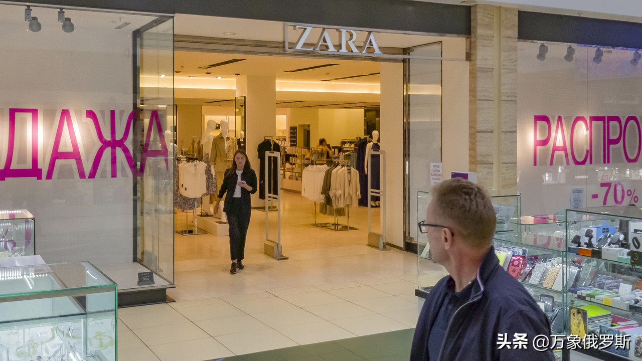 zara白色服装,zara服装品牌在西班牙的知名度