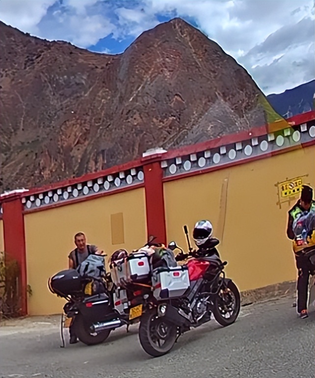 一直免费却突然圈烂钱，这难看吃相早该被撕