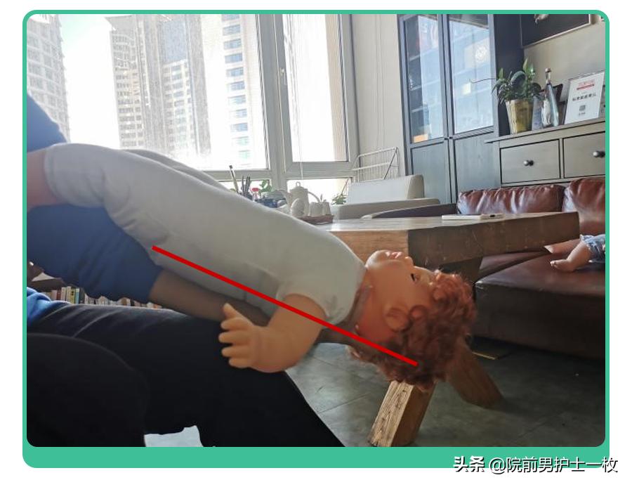 紧急救援海姆立克急救法,三分钟学会海姆立克急救法