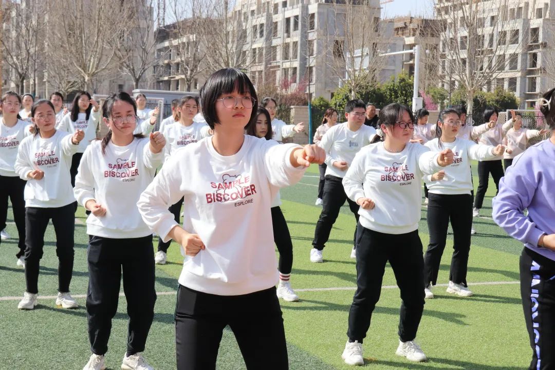 趣味运动会，精彩半边天——惠济区江山路中心学校举行三八节活动