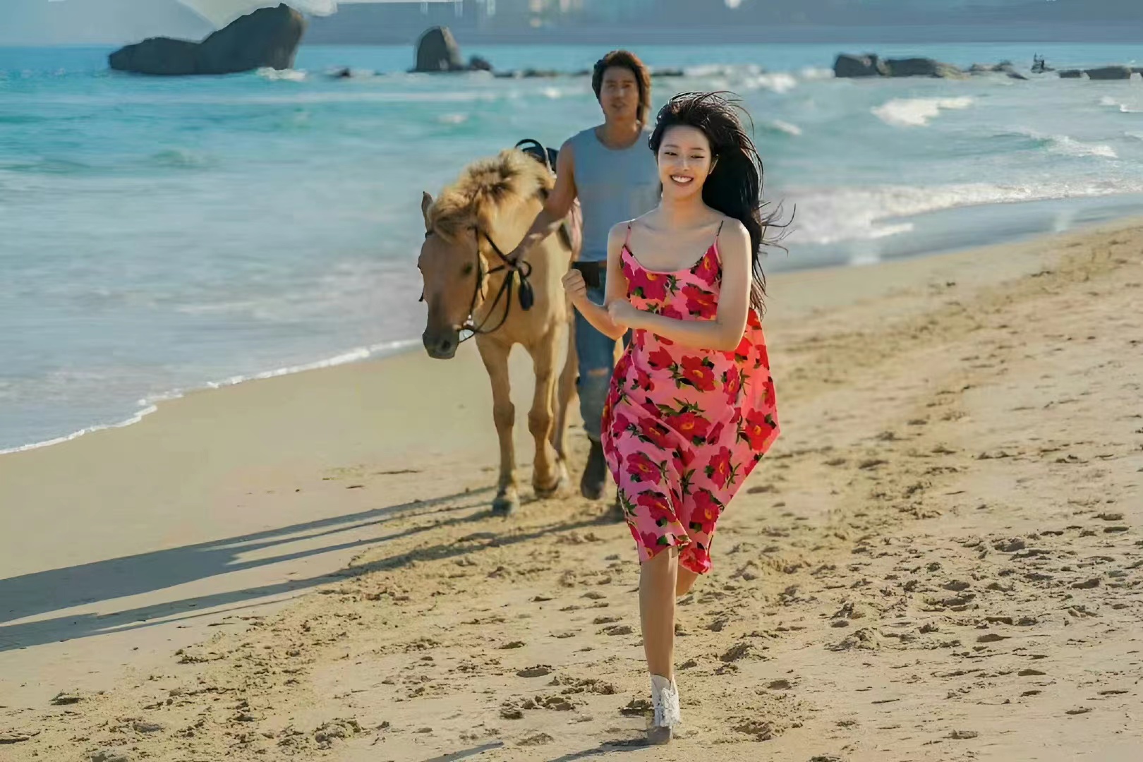 生如夏花之绚烂整首诗,生如夏花之绚烂死如秋叶静美英文