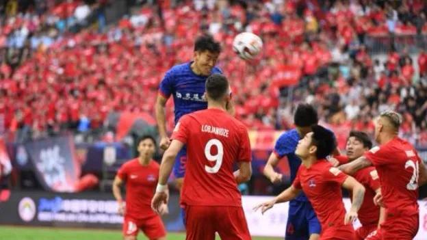 山东泰山队不敌成都蓉城球迷评论,山东泰山逆转绝杀成都