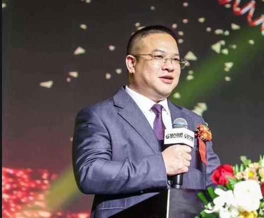 11年圈钱200亿,坑了10万中国人的“亿万富翁”,连夜跑路了!