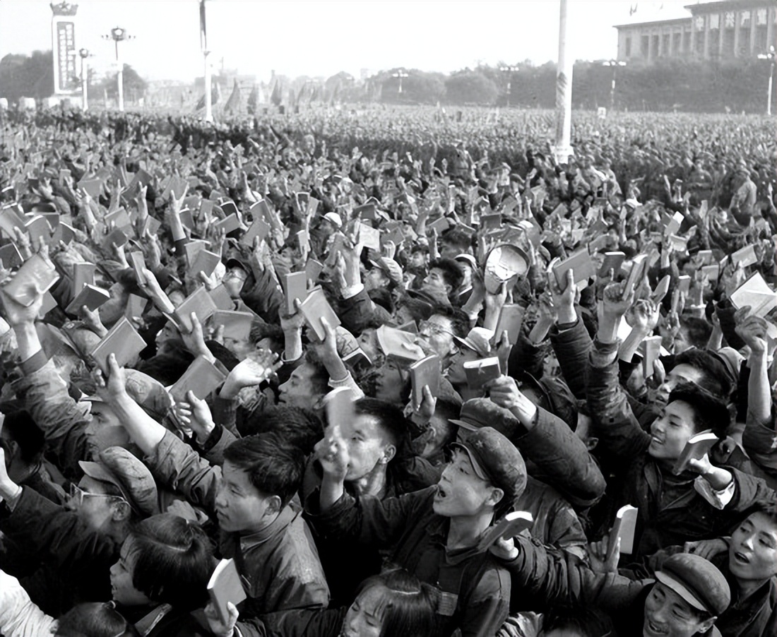 *少奇刘**之子无资格参加高考，给*小平邓**写信抱怨，*小平邓**如何回复？