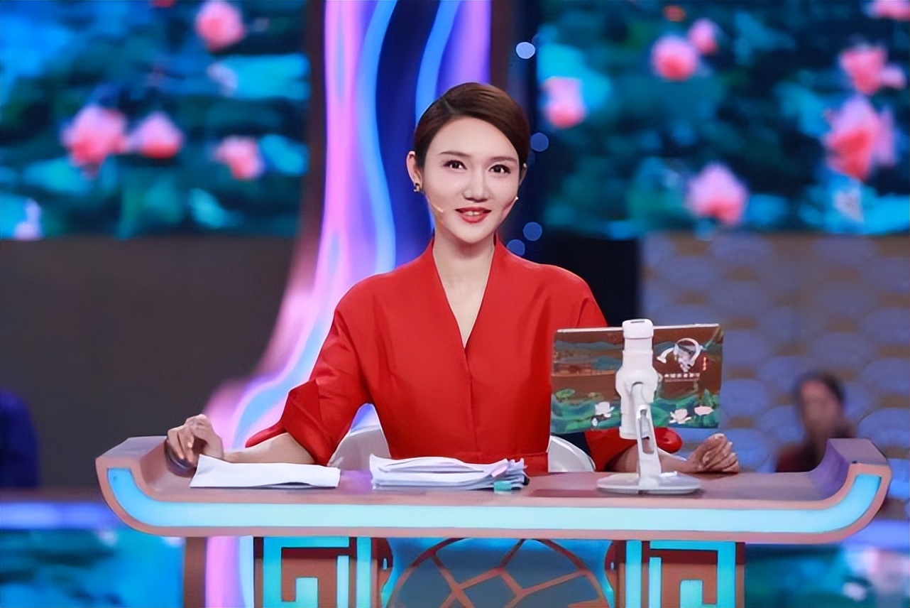 龙洋董卿撒贝宁主持中国诗词大会,中国诗词大会董卿和龙洋开场白