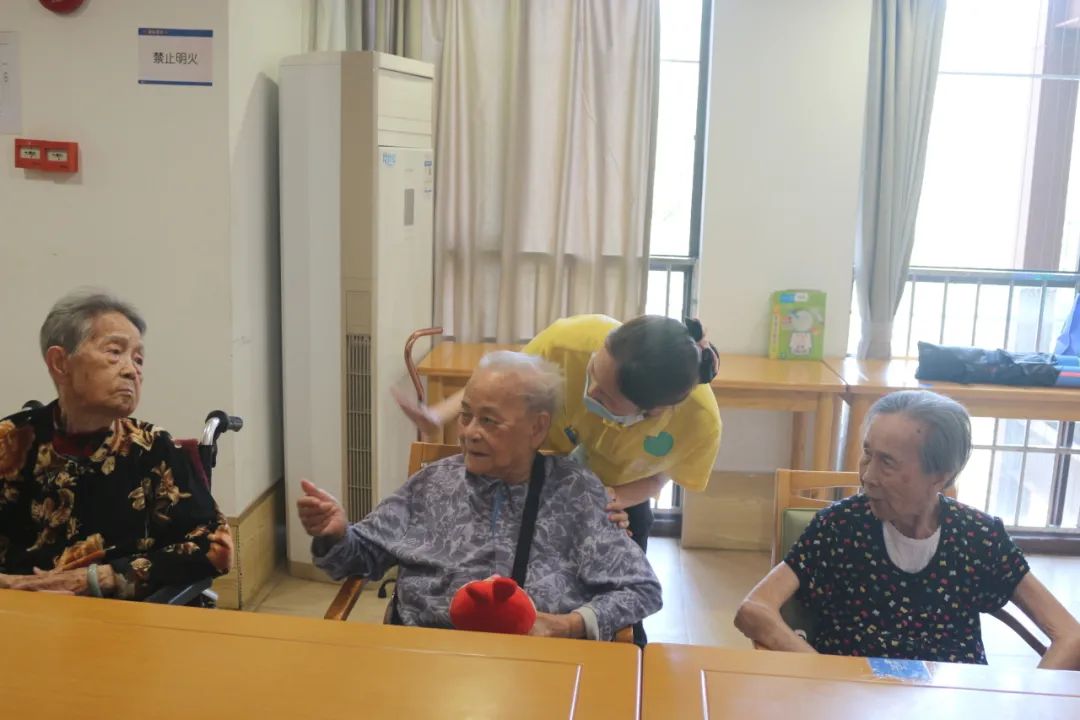 【专题丨社交康乐小组】广州榕悦·越秀公园：有你相伴，共享夕阳