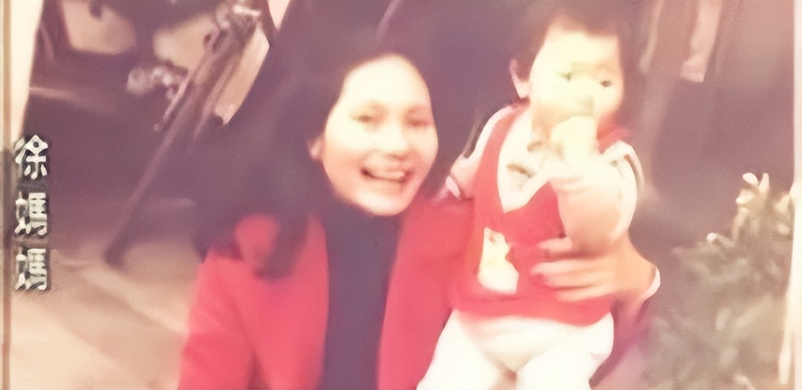 大s与外国人吻戏视频,大s三重奏恩爱