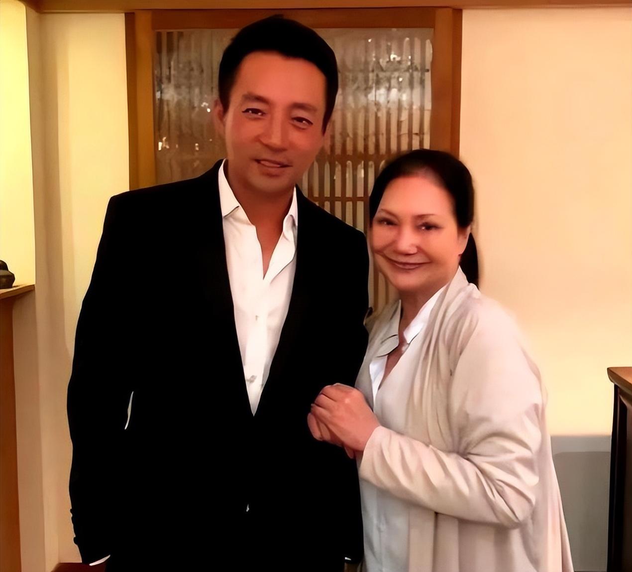 具俊晔大s向汪小菲要生活费,大s为啥脸皮这么厚